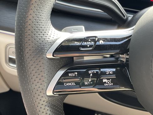 Certified 2025 Mercedes-Benz GLS 450 4MATIC image 28