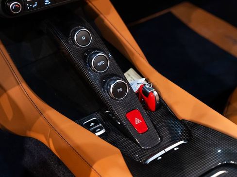 Used 2020 Ferrari Portofino image 38