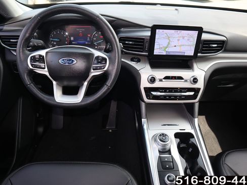 Used 2023 Ford Explorer XLT w/ Equipment Group 202A AWD/4WD image 16