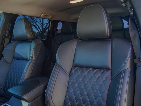 Used 2022 Mitsubishi Outlander SEL image 11