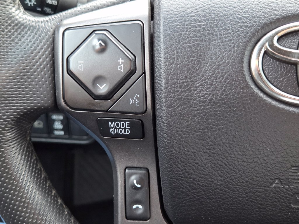 Used 2021 Toyota Tacoma TRD Sport w/ Technology Package AWD/4WD image 17