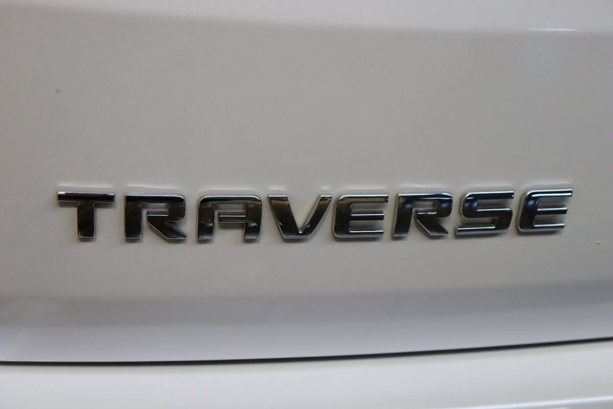 Used 2023 Chevrolet Traverse Premier FWD image 22