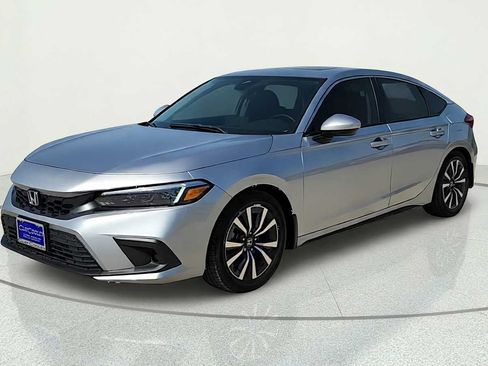 Used 2024 Honda Civic EX-L image 3