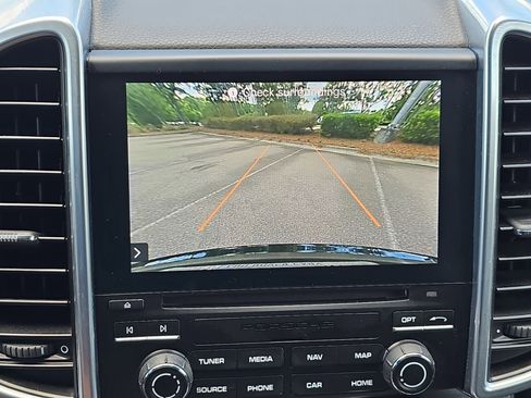 Used 2017 Porsche Cayenne S AWD/4WD image 25
