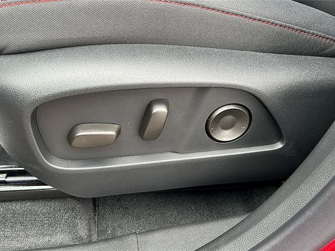 New 2026 Chevrolet Equinox RS w/ Convenience Package III FWD image 19