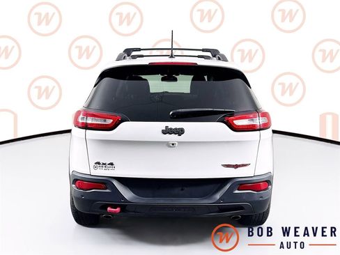 Used 2018 Jeep Cherokee Trailhawk AWD/4WD image 6