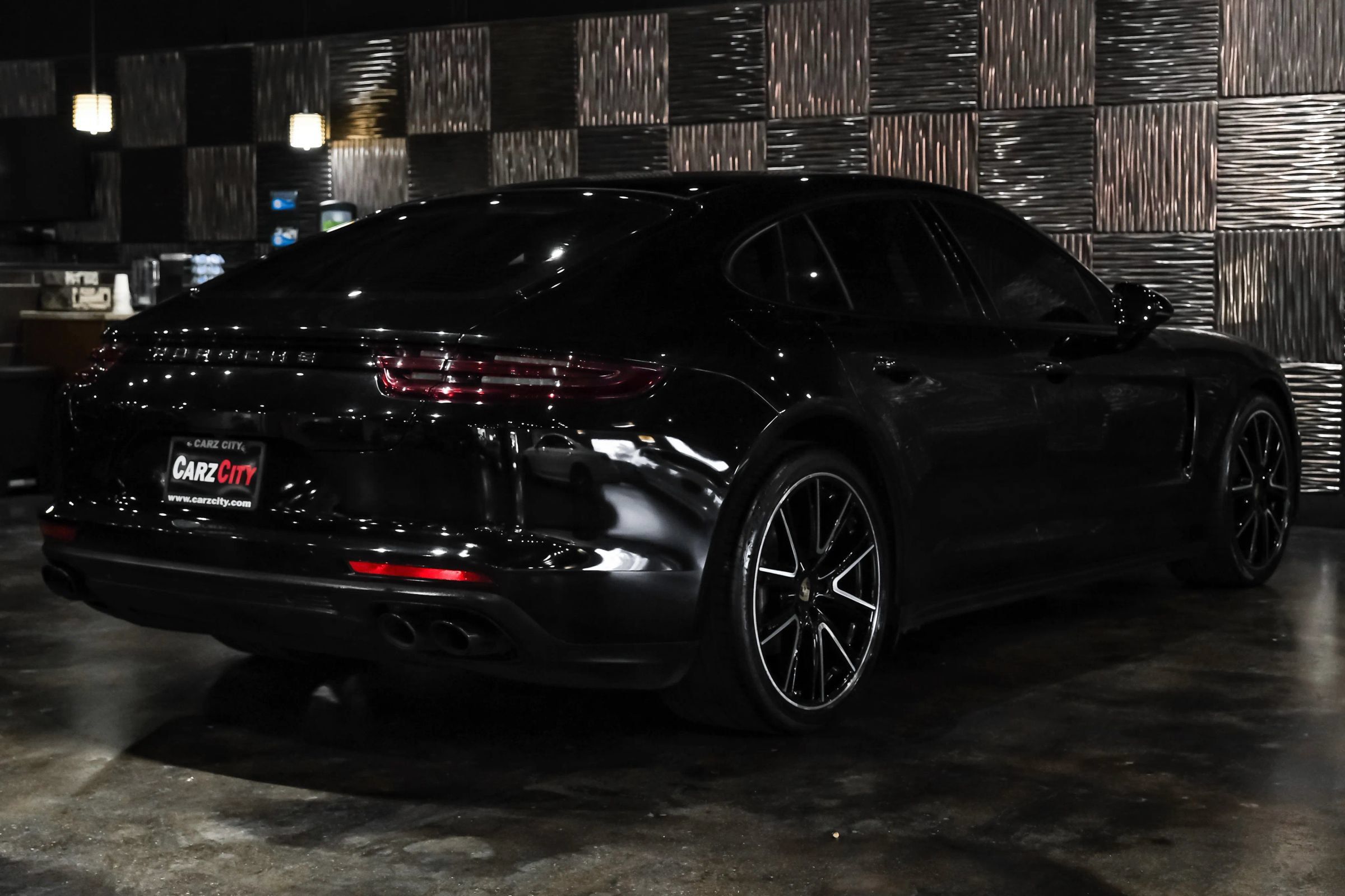 Used 2019 Porsche Panamera 4 AWD/4WD image 9