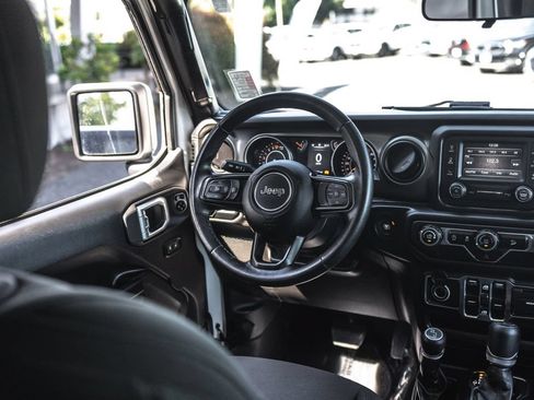 Used 2019 Jeep Wrangler Unlimited Sport S AWD/4WD image 10
