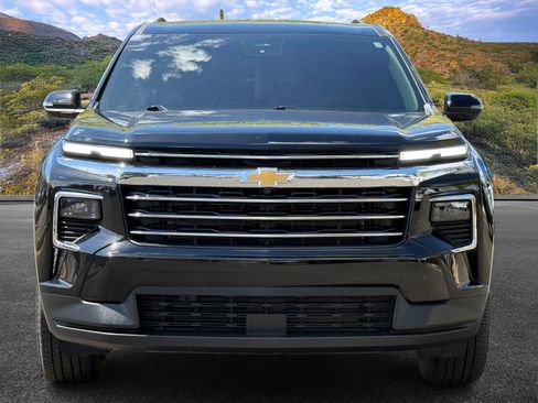 Used 2025 Chevrolet Traverse LT w/ Driver Confidence Package image 5