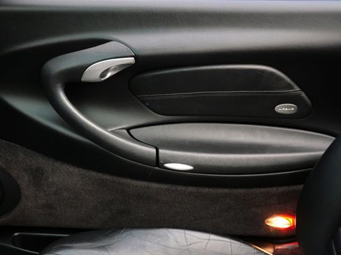 Used 2000 Porsche 911 Cabriolet image 33