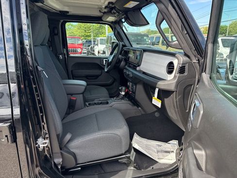 New 2026 Jeep Wrangler Unlimited Sport AWD/4WD image 23