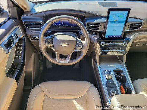 Used 2022 Ford Explorer Platinum image 14