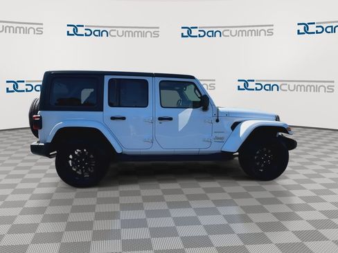 Used 2021 Jeep Wrangler Unlimited Sahara w/ Cold Weather Group AWD/4WD image 9