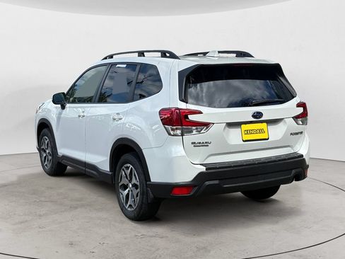 Used 2023 Subaru Forester Premium AWD/4WD image 7