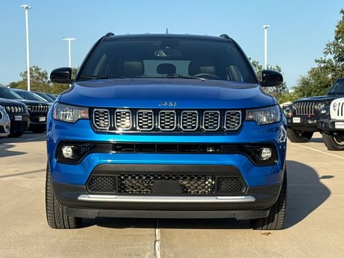 Used 2025 Jeep Compass Limited AWD/4WD image 2