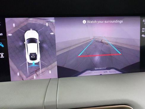 Used 2020 Porsche Taycan 4S image 18