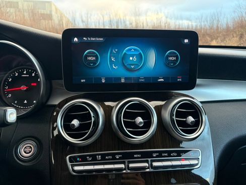 Used 2020 Mercedes-Benz GLC 300 4MATIC image 35