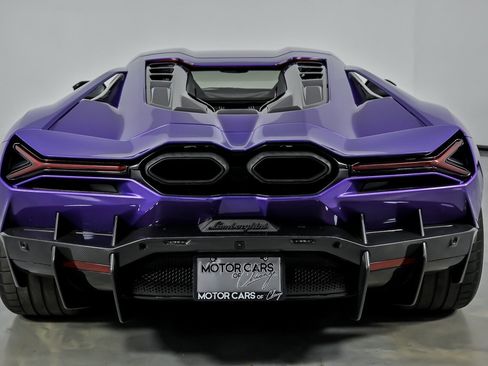 Used 2024 Lamborghini Revuelto image 14