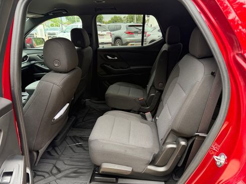 Used 2023 Chevrolet Traverse LT FWD image 5