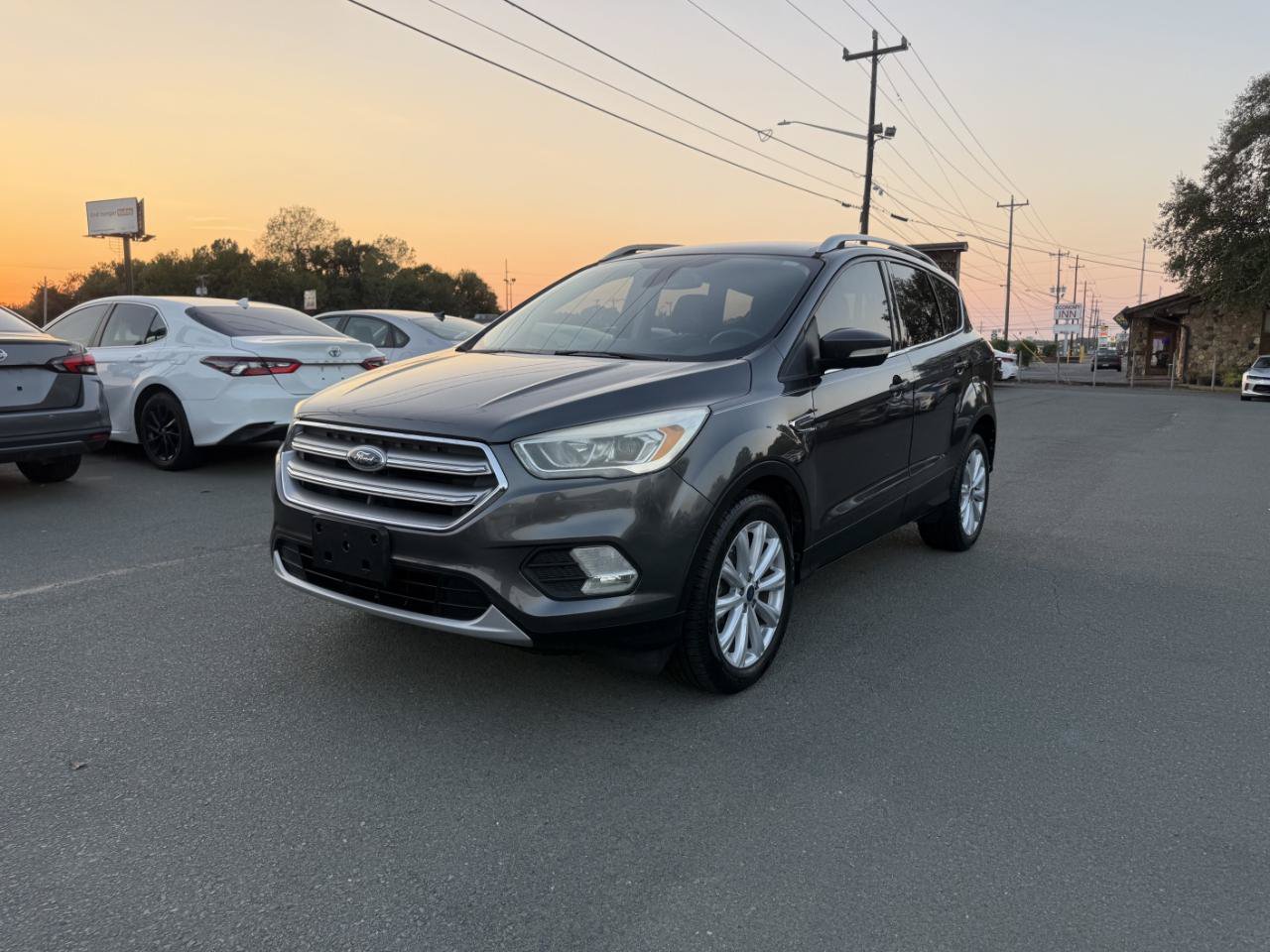 Used 2017 Ford Escape Titanium FWD image 3