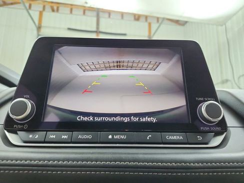 Used 2025 Nissan Rogue SV image 29