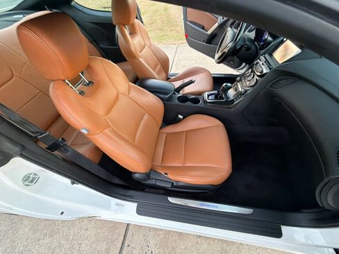 Used 2013 Hyundai Genesis 3.8 image 24