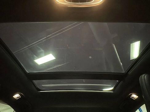 Used 2019 Volvo S60 T8 R-Design image 26