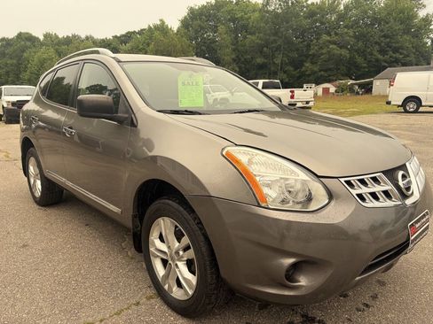 Used 2015 Nissan Rogue S w/ Convenience Package AWD/4WD image 13