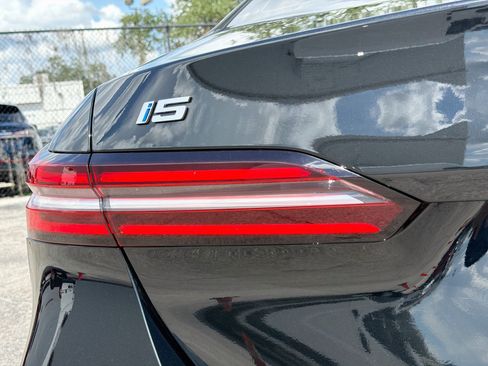 Used 2024 BMW i5 eDrive40i w/ Premium Package RWD image 10
