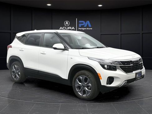 Used 2024 Kia Seltos LX AWD/4WD image 27