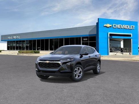 New 2026 Chevrolet Trax LS FWD image 8