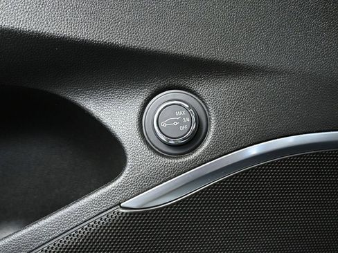 Used 2020 Buick Enclave Avenir w/ Avenir Technology Package image 24