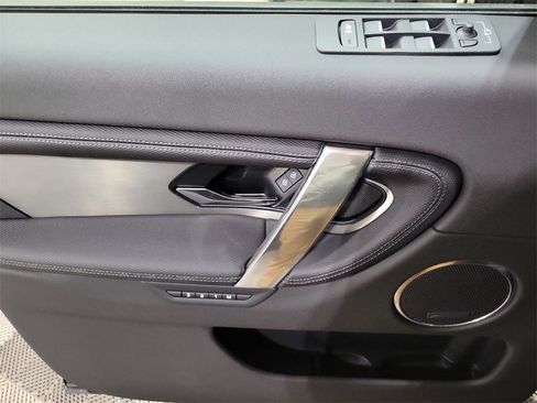 New 2025 Land Rover Discovery Sport Dynamic SE image 14