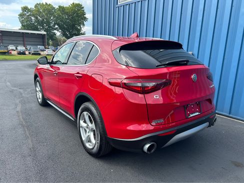 Used 2018 Alfa Romeo Stelvio AWD image 3