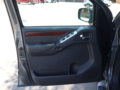 Used 2008 Nissan Pathfinder LE w/ Navigation Pkg AWD/4WD image 25