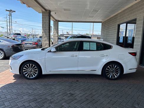 Used 2017 Kia Cadenza Premium FWD image 7