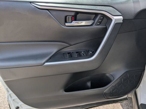 Used 2021 Toyota RAV4 XLE Premium AWD/4WD image 14