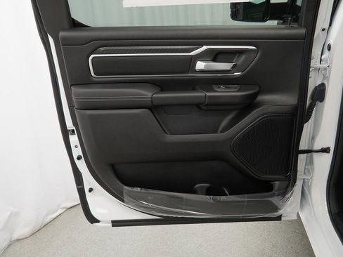 New 2026 RAM 1500 4x4 Crew Cab image 28