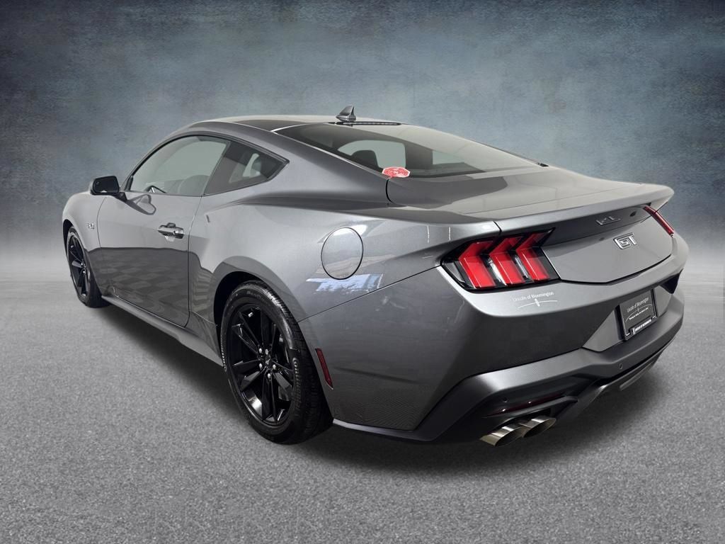 Used 2025 Ford Mustang GT RWD image 4