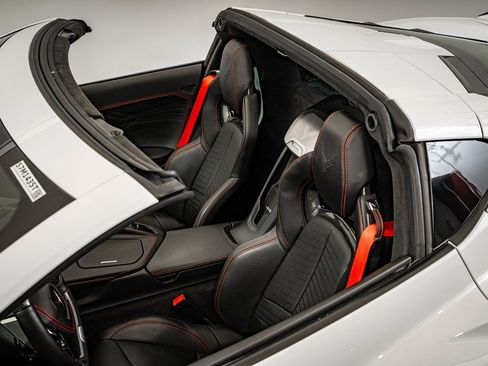 Used 2023 Chevrolet Corvette Z06 image 18