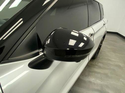 Used 2023 Mitsubishi Outlander SE Black Edition AWD/4WD image 13