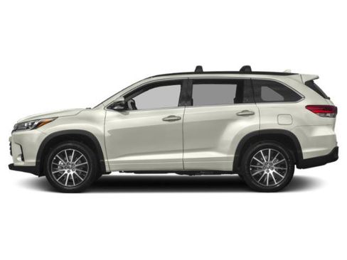 Used 2019 Toyota Highlander XLE AWD/4WD image 3