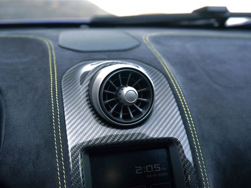 Used 2015 McLaren 650S Spider image 39