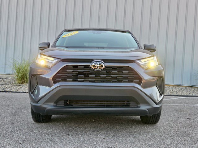 Used 2025 Toyota RAV4 LE AWD/4WD image 3