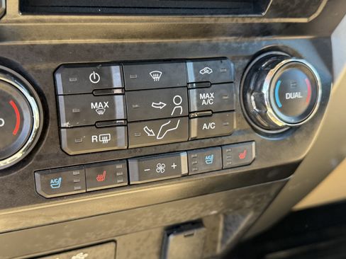 Used 2017 Ford F250 Lariat w/ Lariat Value Package image 19