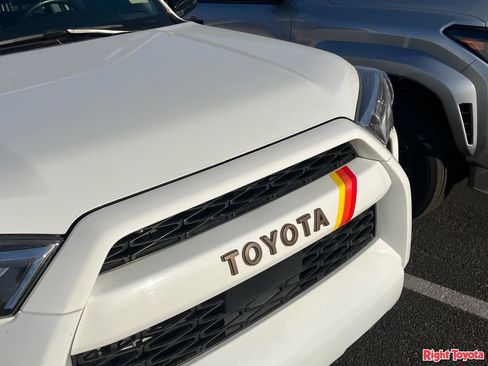 Certified 2023 Toyota 4Runner 40th Anniversary SE AWD/4WD image 7