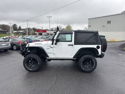 Used 2015 Jeep Wrangler Sport AWD/4WD image 5