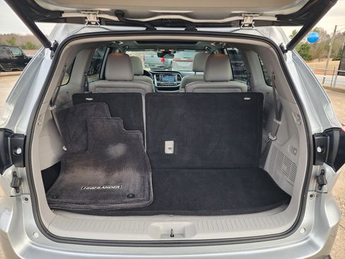 Used 2018 Toyota Highlander Limited Platinum image 7