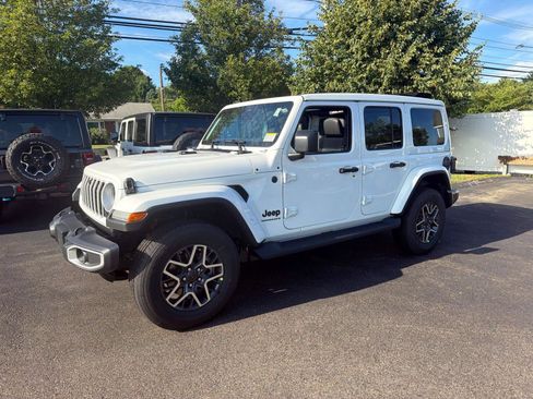 New 2026 Jeep Wrangler Unlimited Sahara AWD/4WD image 4