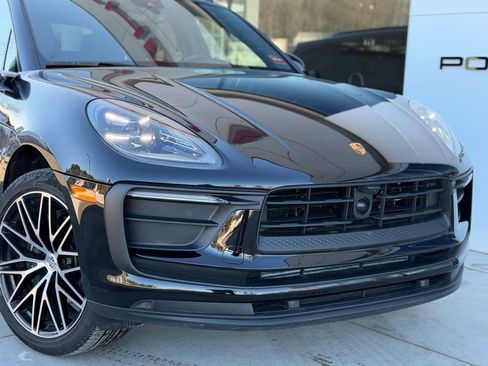 Used 2025 Porsche Macan image 30
